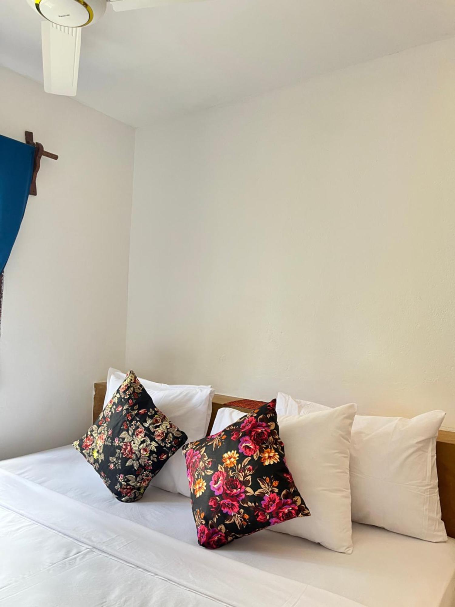 Karanga Bungalows Michamvi Kae Екстер'єр фото